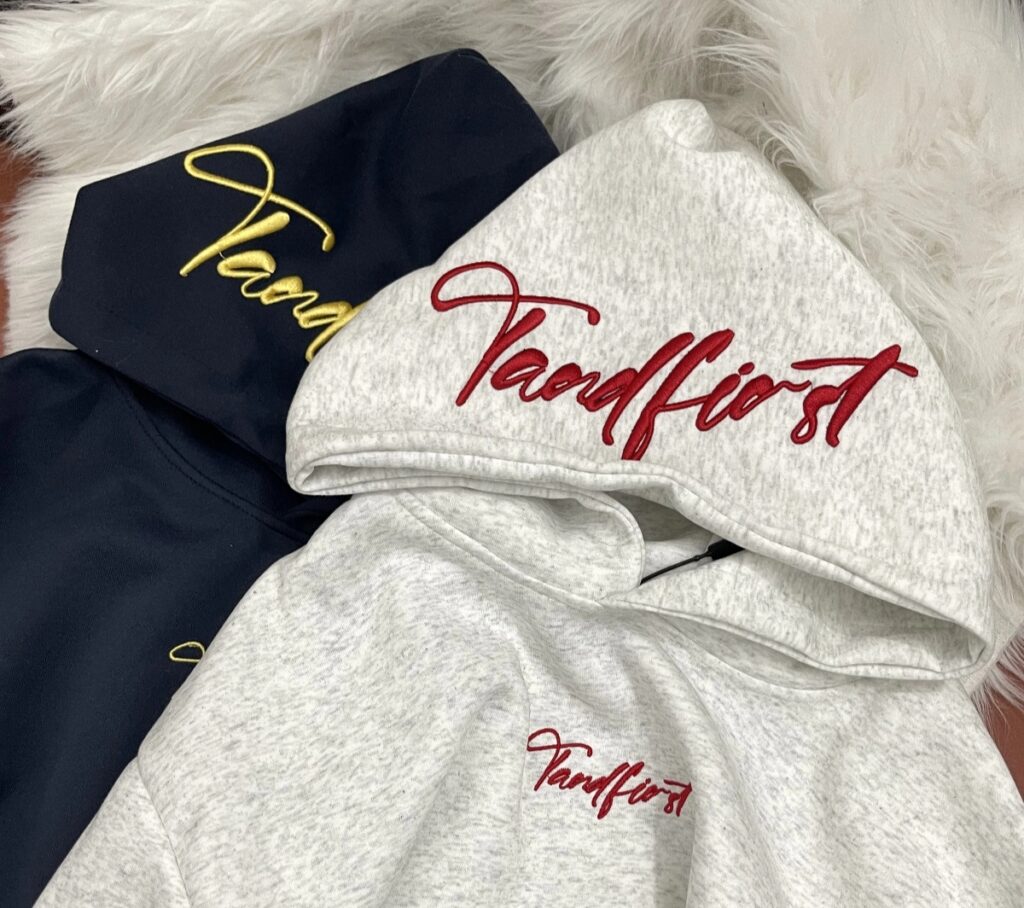 embroidered hoodie(size embroidery)